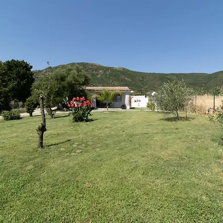 Su Entu With Garden Close To The Lanusei
